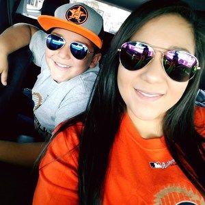 Meet your Posher, Elisa